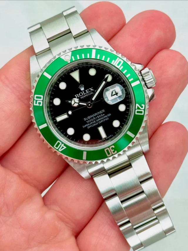 ROLEX Submariner Date 

Ref 16610LV Kermit 🐸

Réhaut Gravé / Mark V

✅ Full Set / Année 2009

💎 État 20/20 

➡️ Garantie 2 ans.

Visible dans notre boutique @olivineprestige

#rolex #submariner #rolex16610LV #16610 #16610LV #vintagerolex #rolexvintage #swissmade #rolexero #mondani #watchnerd #watchfam #olivineprestige
#Rolex #RolexWatch #LuxuryWatch #WatchCollector #datejust #WatchPorn #WristWatchCheck #Horology #RolexCollector