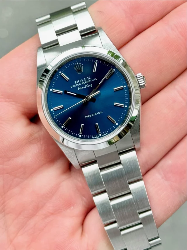 ROLEX Air-King Precision 34MM

Sublime cadran bleu marine 🔵

✅ Full Set / Année 2000

💎 État 20/20 

➡️ Garantie 2 ans.

Visible dans notre boutique @olivineprestige

#rolex #airking #rolex14000 #14000 #blue #rolexairking #swissmade #rolexero #mondani #watchnerd #watchfam #olivineprestige #RolexWatch #LuxuryWatch #WatchCollector #WatchPorn #WristWatchCheck #Horology #RolexCollector