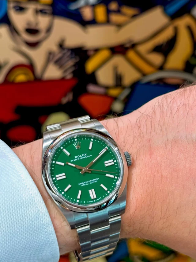 Osez la couleur. 

ROLEX Oyster Perpetual 41MM

Nouvelle référence 134300

Cadran vert 🟢

✅ Full Set / Année 2025 

💎 État 20/20 Jamais portée 

➡️ Garantie 5 ans.

Visible dans notre boutique @olivineprestige

#rolex #oyster #oysterpepetual #rolexop #op41 #rolex134300 #134300 #green #swissmade #rolexero #mondani #watchnerd #watchfam #olivineprestige #RolexWatch #LuxuryWatch #WatchCollector #WatchPorn #WristWatchCheck #Horology #RolexCollector